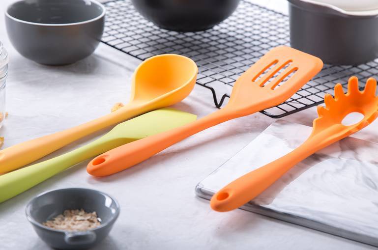 硅膠粘尼龍慢干膠應(yīng)用 硅膠粘尼龍慢干膠應(yīng)用